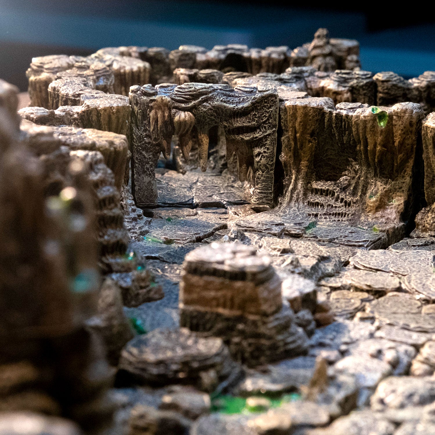 Dwarven Forge Advanced Caverns Builder Set - Hand Painted Modular